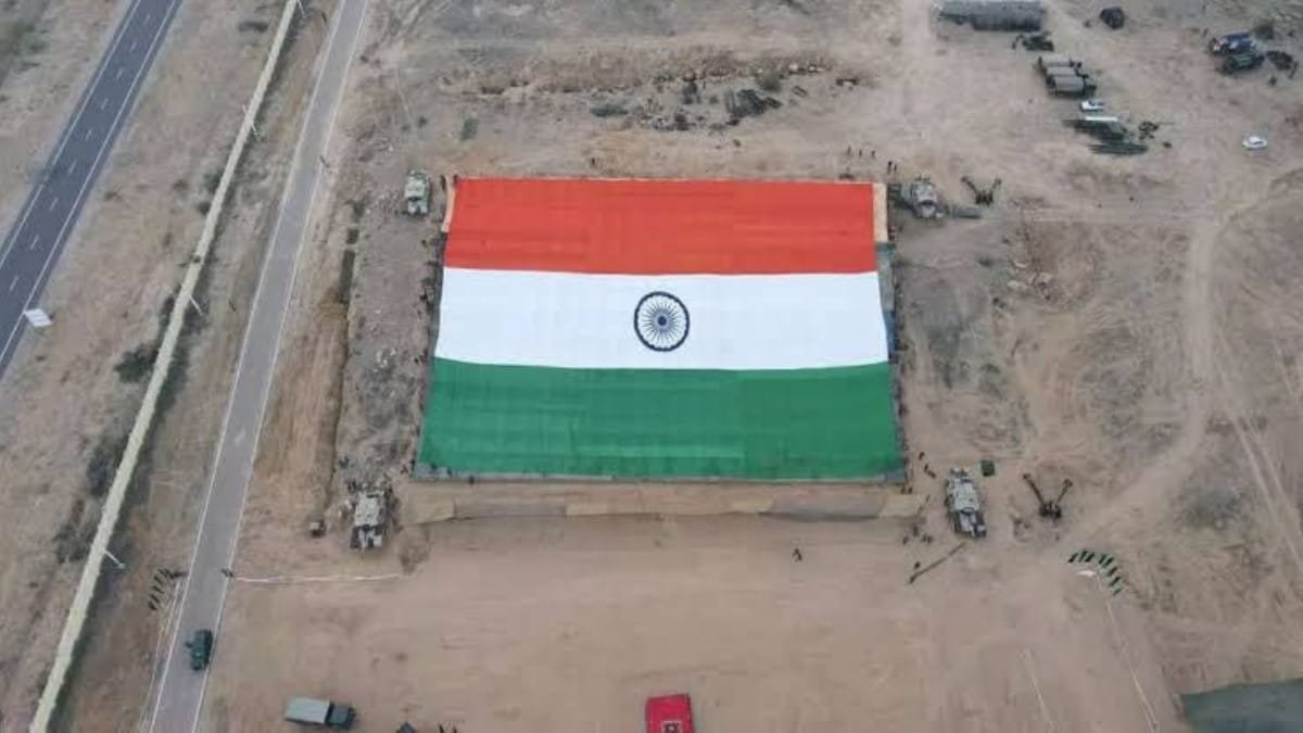 World’s Largest Khadi National Flag to be Displayed in Kutch’s Dhorodo on the 77th Republic Day