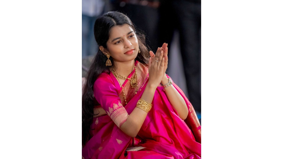 Durga Puja’s Faith, Devotion and Bengal’s Timeless Joy Come Alive in ‘Maa Ashbe’ by Maithili Thakur.